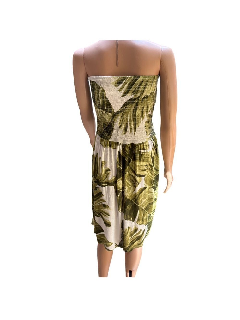 Host Pick H&M Green Floral Smocked Maternity Dress Strapless Large - Picture 2 of 3